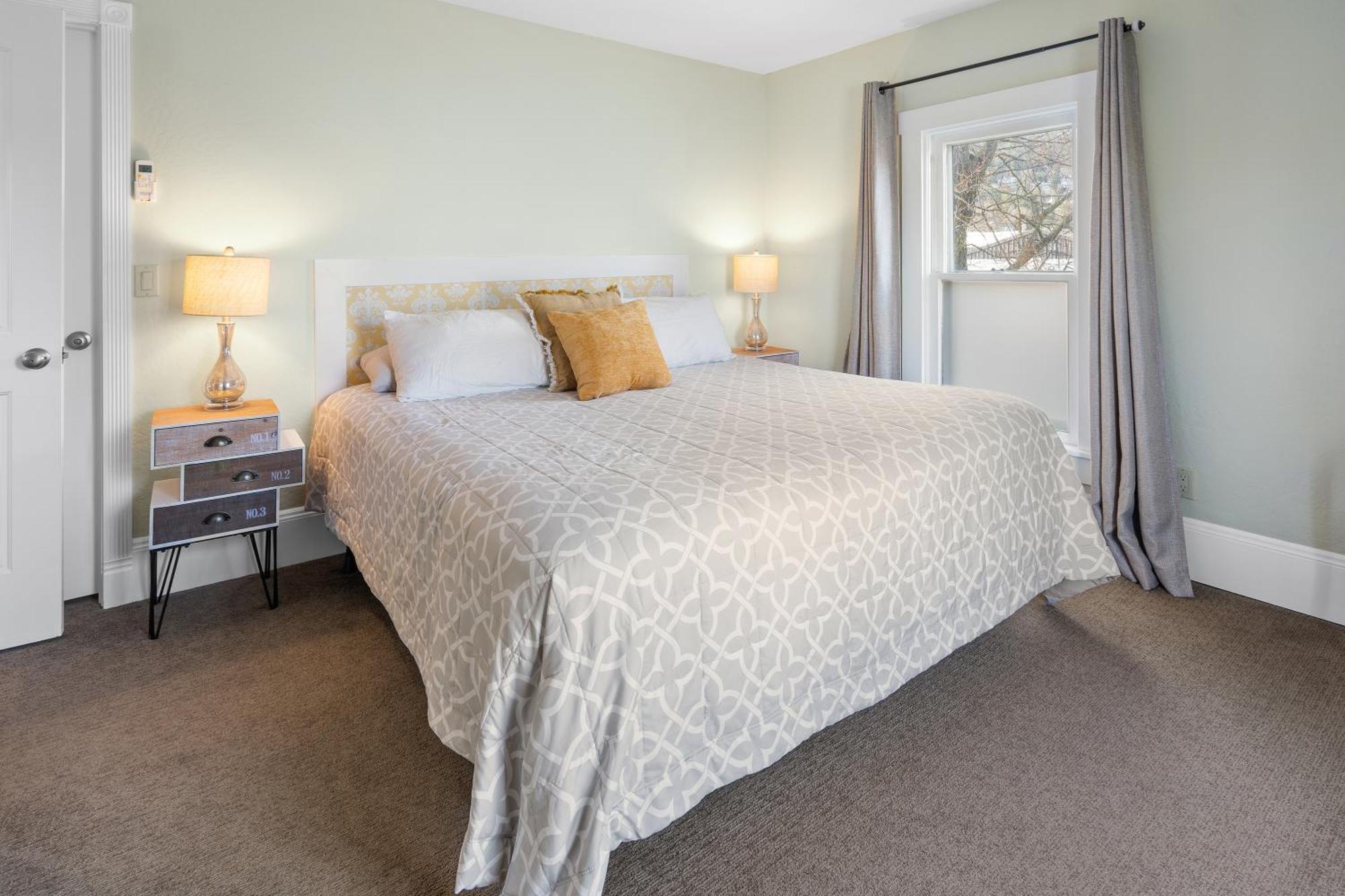 Pioneer Vacation Rentals - Pioneer North Suite Downtown Ashland Luaran gambar