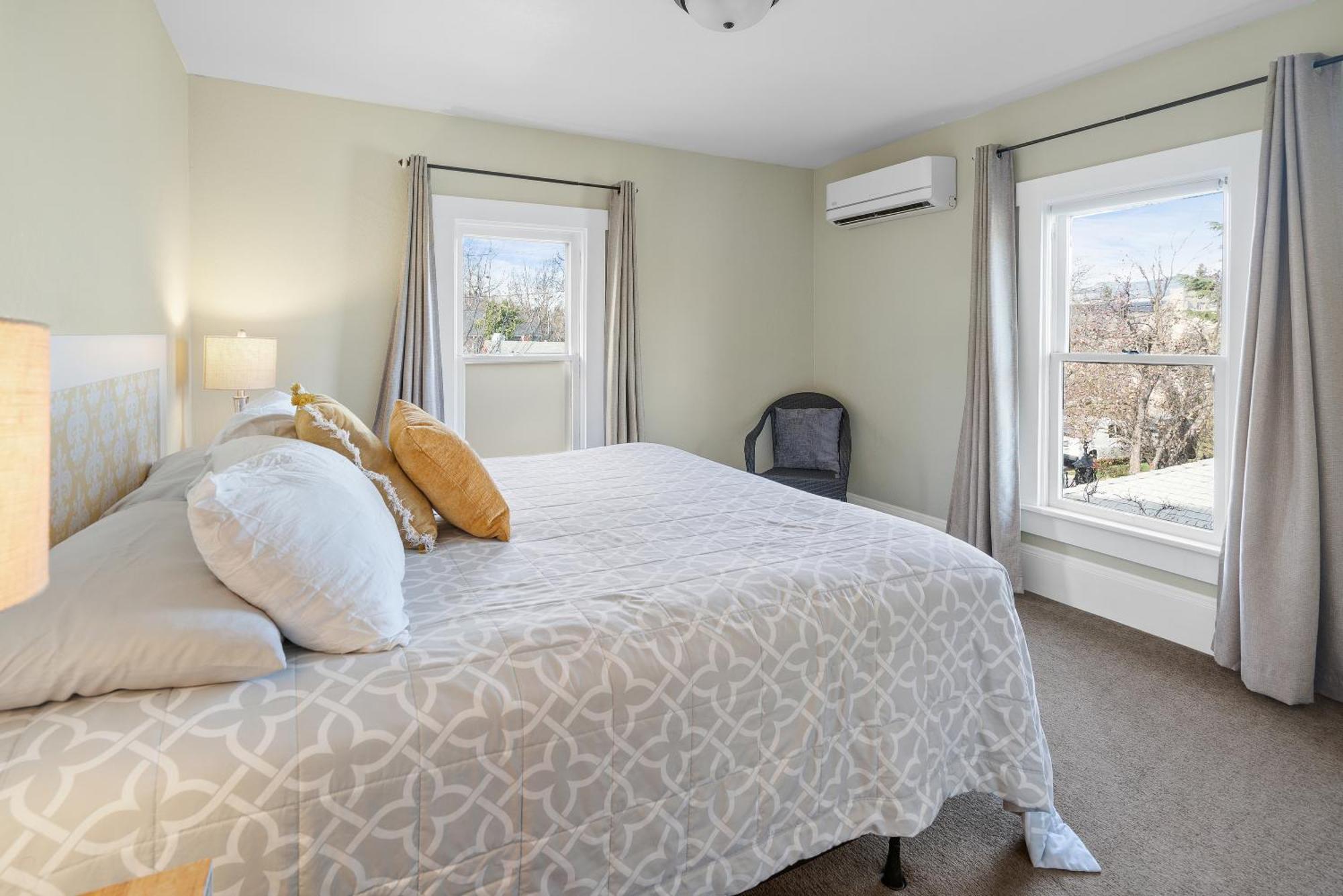 Pioneer Vacation Rentals - Pioneer North Suite Downtown Ashland Luaran gambar
