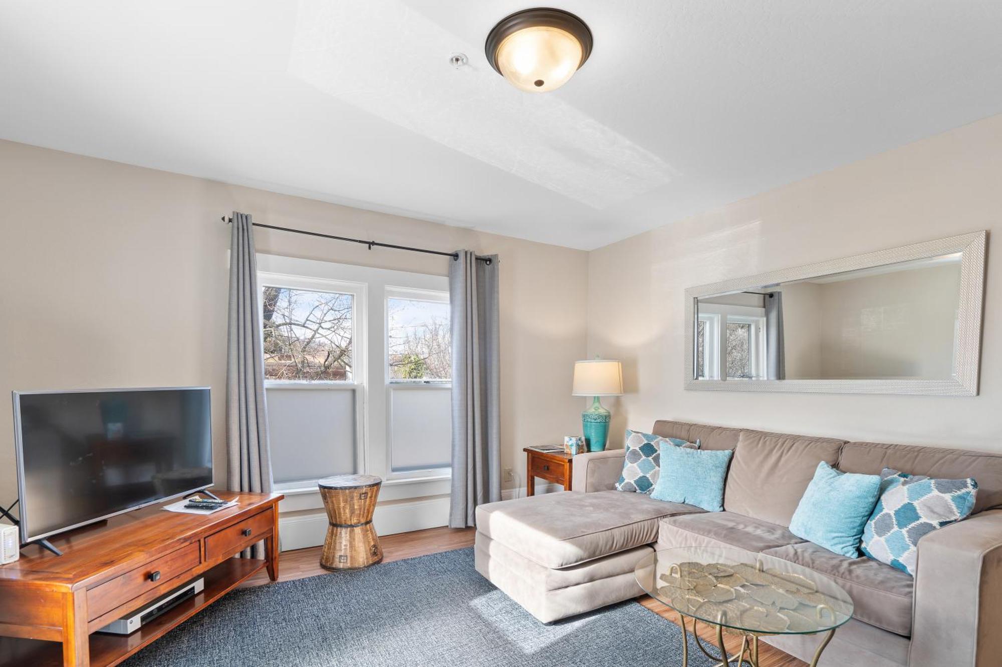 Pioneer Vacation Rentals - Pioneer North Suite Downtown Ashland Luaran gambar
